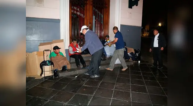 Nadie de la gente de calle se quedó sin su pedazo.