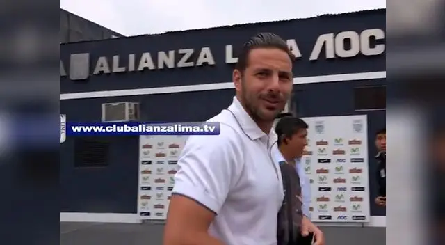 Claudio Pizarro invitó a los hinchas de Alianza a ir al partido por el día del hincha blanquiazul. Claudio Pizarro invitó a los hinchas de Alianza a ir al partido por el día del hincha blanquiazul.
