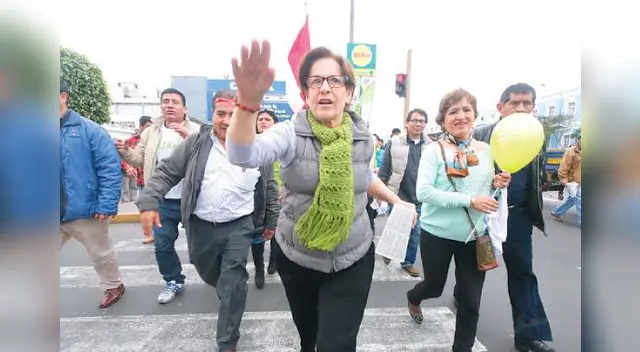 Transferencia se realiza en medio de enfrentamientos. Transferencia se realiza en medio de enfrentamientos.