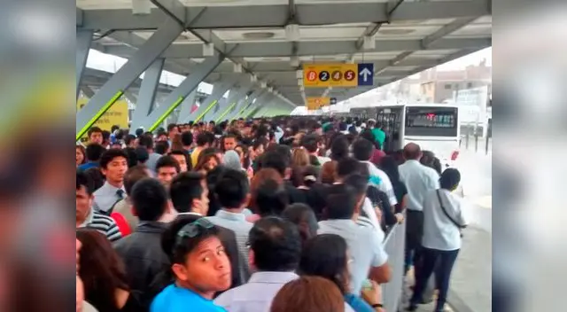Caos generado por la reducción de Líneas del Metropolitano.