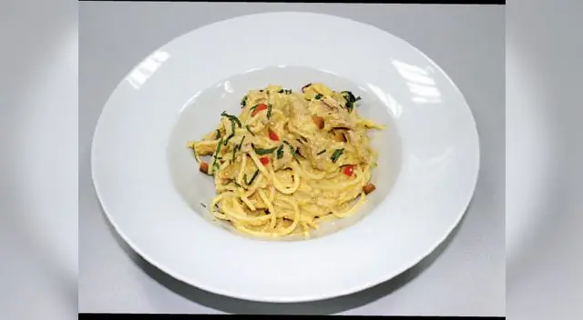 El secreto del chef: Si deseas puedes flambear el ajo, ají amarillo y cebolla para darle un sabor ahumado. 