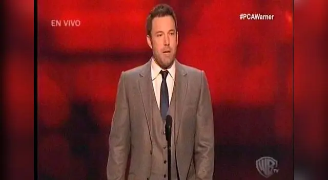 Ben Affleck recibió el premio humanitario por su labor en el Congo Ben Affleck recibió el premio humanitario por su labor en el Congo