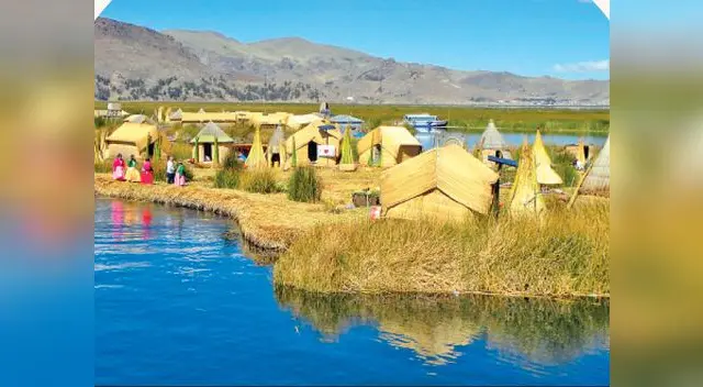 El término “Uros” proviene de la palabra aimara “qhana uru” que quiere decir “día claro”.