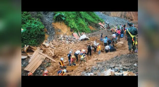 Mujeres, hombres y niños habrían sido sepultados por el huaico.