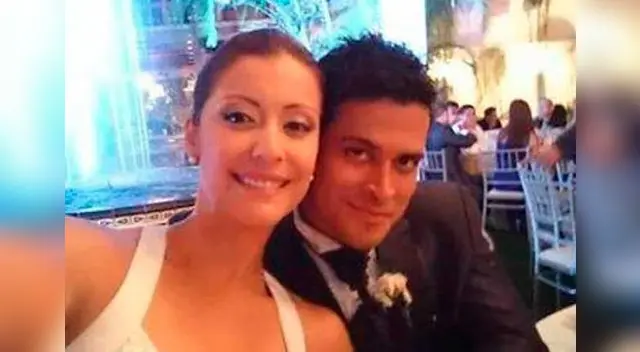 No era una fiesta de disfraces, sino era una chacota su boda, Carlos Cacho. No era una fiesta de disfraces, sino era una chacota su boda, Carlos Cacho.