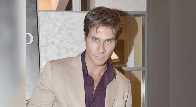 Protagonista de Millonario a mendigo.