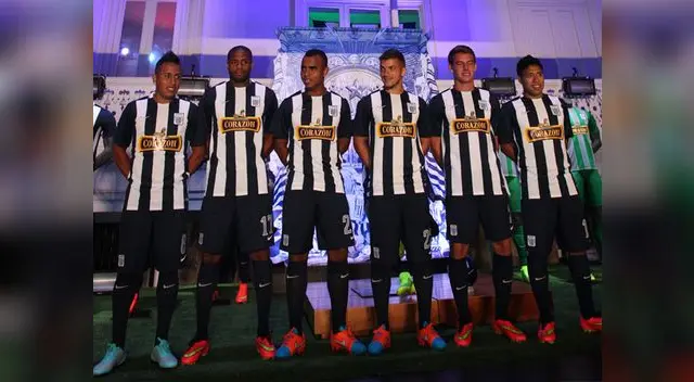 Cueva, Guizasola, Trujillo, Costa, Li Y Minbela con la nueva chompa que esta noche lucirán ante el Fénix en Matute.