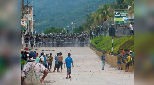 Nada calmó los ánimos de la población que se enfrentó ayer a la Policía. Nada calmó los ánimos de la población que se enfrentó ayer a la Policía.