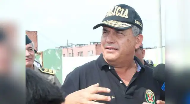 Daniel Urresti le encanta las cámaras. Daniel Urresti le encanta las cámaras.