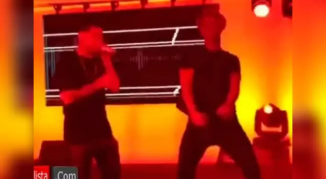 Cristiano Ronaldo demostró que tiene dos pies izquierdos al bailar reggaetón. Cristiano Ronaldo demostró que tiene dos pies izquierdos al bailar reggaetón.