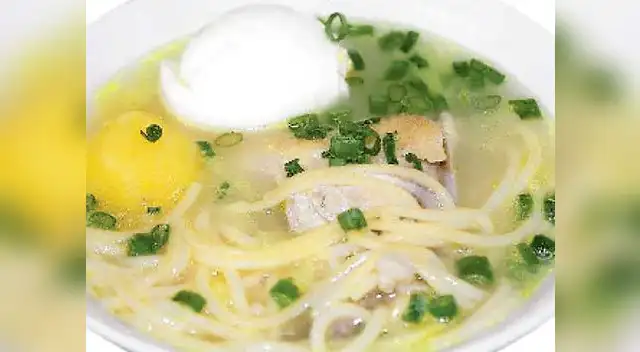 El caldo de gallina.