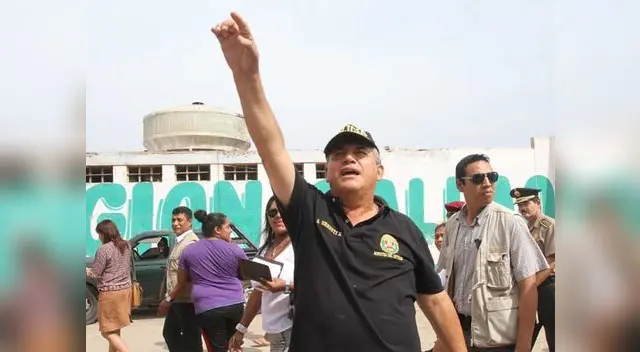 Titular del Interior dice que solo llevó dos asesores al ministerio. Titular del Interior dice que solo llevó dos asesores al ministerio.