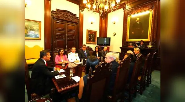 Humala fue enérgico y advirtió que se estudia tema delicado. Humala fue enérgico y advirtió que se estudia tema delicado.