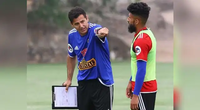 Ahmed dando indicaciones. Ahmed dando indicaciones.