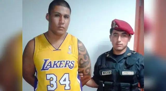 El sospechoso llevaba entre sus pertenencias billeteras de víctimas.