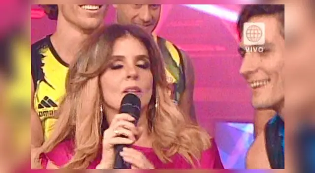 ¿Se hizo un retoque en la nariz? ¿Se hizo un retoque en la nariz?