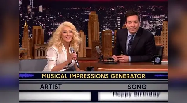 Christina Aguilera sorprendió imitando a cantantes. 