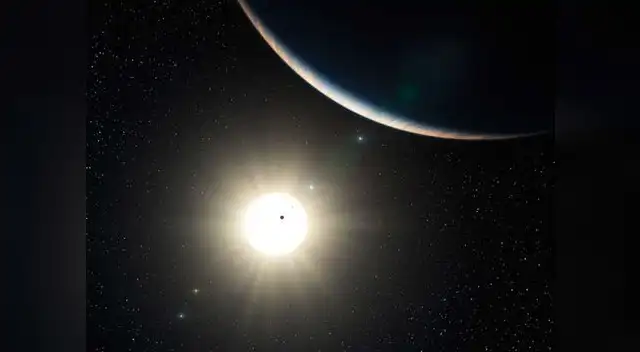 El sol visto desde algún lugar de la estratósfera de la Tierra