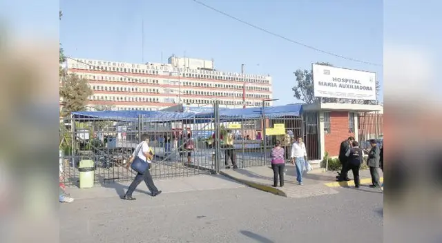 María Auxiliadora en la cuerda floja. María Auxiliadora en la cuerda floja.