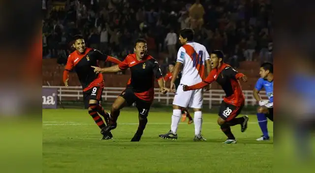 Zúñiga y Fernández estuvieron en una gran noche y con sus goles iluminaron el triunfo del dominó.