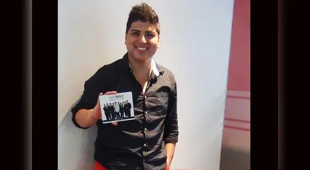 John Kelvin promociona a su grupo Kumbia Stars y su primer disco. John Kelvin promociona a su grupo Kumbia Stars y su primer disco.