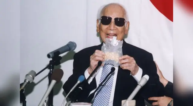 Momofuku Ando en una imagne de abuelito, años antes de morir.
