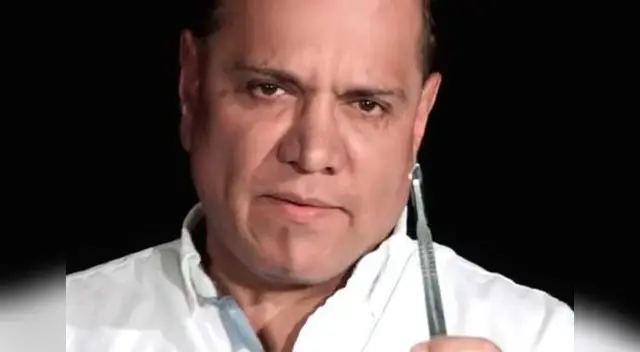 El el spot pizzero coge un bisturí en señal de castración. 