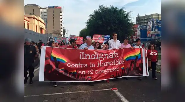 Carlos Bruce y Stuart Milk participan en la marcha Carlos Bruce y Stuart Milk participan en la marcha