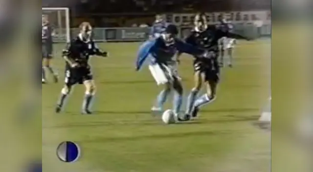 Hace 18 años, el 'Coyote' hizo gritar al país con una magistral jugada que terminó en gol Hace 18 años, el 'Coyote' hizo gritar al país con una magistral jugada que terminó en gol