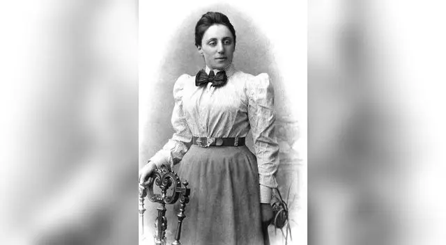 Retrato de Emmy Noether en su juventud.