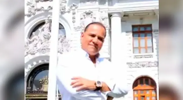 Brad Pizza postula por la agrupación MDC a la presidencia de la República. Brad Pizza postula por la agrupación MDC a la presidencia de la República.