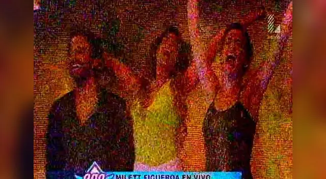 Milett Figueroa y su mamá en Jueves Santo con Peluchín y Gigi.