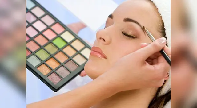 Los servicios más solicitados son maquillaje para ocasiones especiales. Los servicios más solicitados son maquillaje para ocasiones especiales.
