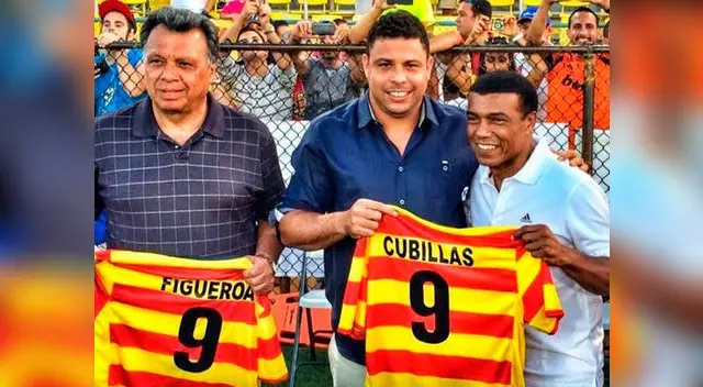 El 'Nene' recibió una camiseta del Strikers con el número de Ronaldo. El 'Nene' recibió una camiseta del Strikers con el número de Ronaldo.