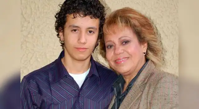 Forma parte de grupo de tenores. Forma parte de grupo de tenores.