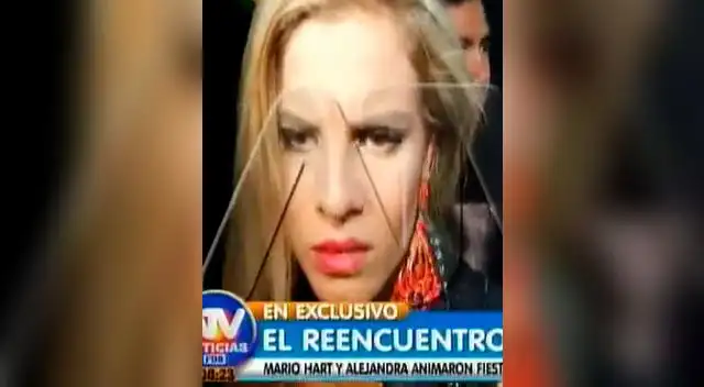 Alejandra Baigorria y Mario Hart juntos e incómodos en discoteca. 