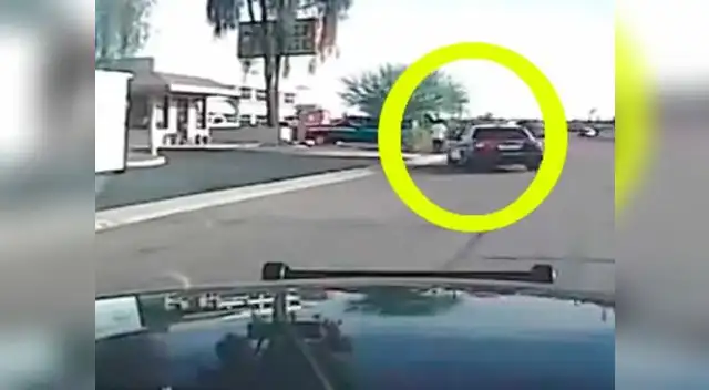 Momento del atropello visto desde una cámara de uno de los tres patrulleros que intervinieron a Mario Valencia.