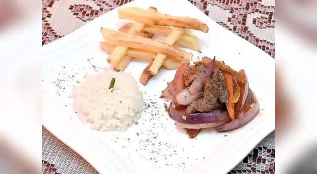 El secreto del chef: Cocina la carne a fuego lento y en una sartén tapada para que bote suficiente jugo.