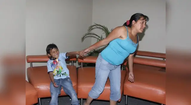 Toma nota: Si tu hijo es diagnosticado con hiperactividad, inclúyelo en actividades deportivas donde demuestre su destreza física. 