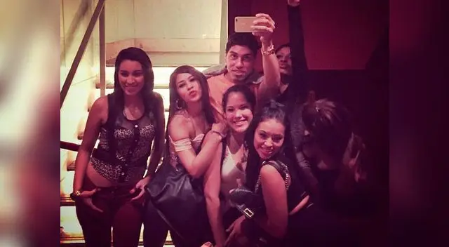 En reuniones no faltaba la buena música y los más finos tragos.