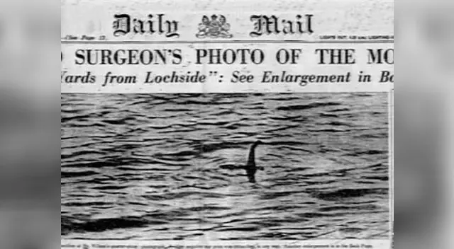 Nessie en la primera imagen de la historia. Fue publicada en la portada del tabloide Daily Mail. Nessie en la primera imagen de la historia. Fue publicada en la portada del tabloide Daily Mail.