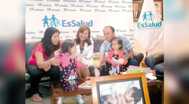 Niñas nacieron el 26 de febrero del 2013 y actualmente son chequeadas por los médicos. Niñas nacieron el 26 de febrero del 2013 y actualmente son chequeadas por los médicos.