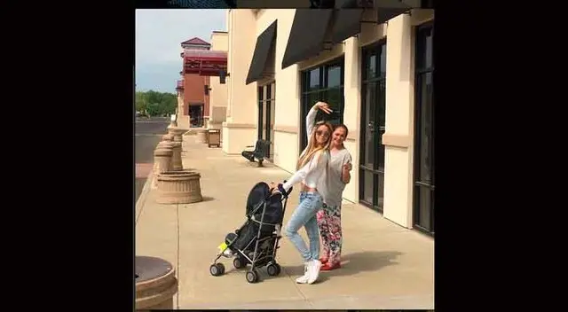 Sheyla Rojas y su hijo en Estados Unidos por tratamiento. 