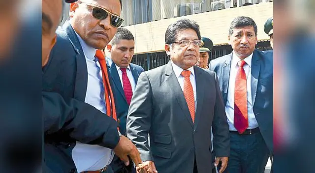 Ramos Heredia, además, ha sido citado al congreso.