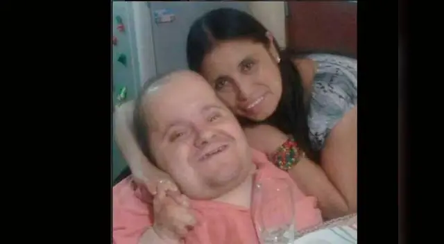 El angelito del 11 y su esposa. 