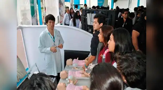 La carrera de Pediatría cuenta con simuladores de cuerpos de bebés para la práctica La carrera de Pediatría cuenta con simuladores de cuerpos de bebés para la práctica