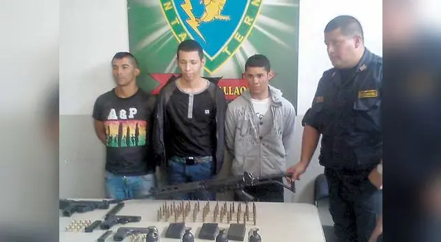Se les incautó cuatro granadas, Miniuzi, pistolas y municiones. 