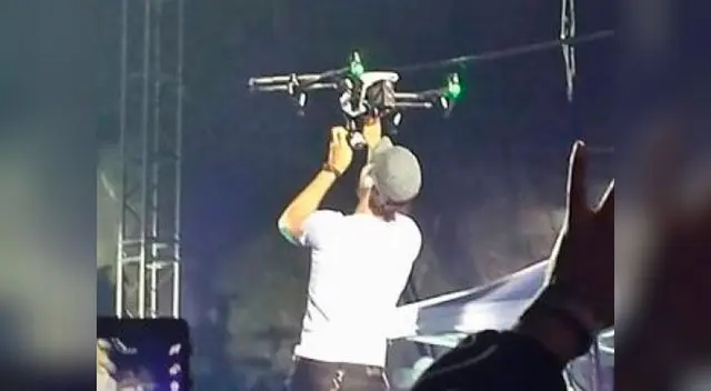 Español siguió con el concierto pese a tener un profundo corte