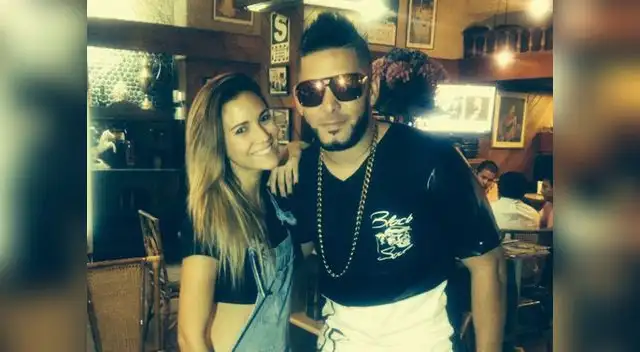 Al lado de reggaetonero