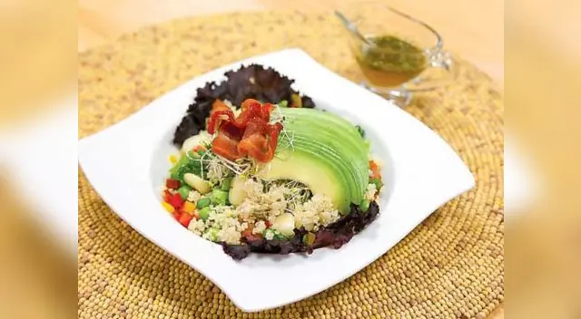 El secreto del chef: Lava la quinua tres veces y cuando la cocines debe quedar cubierto por el caldo. El secreto del chef: Lava la quinua tres veces y cuando la cocines debe quedar cubierto por el caldo.